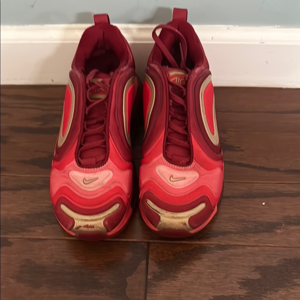 Nike kids size 5 Red Athletic Sneakers with Modern Design